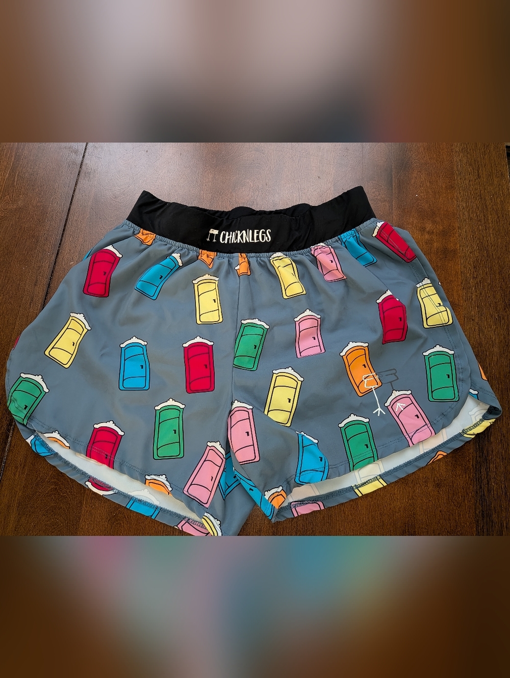 ChicknLegs Men's Porta Potty 2" Split Shorts Size Medium